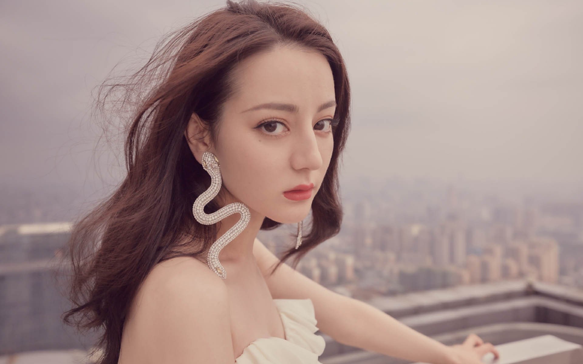 开云官方-【精妙布局】顶尖运动员摆出极难破解的球路，运球突破脚步