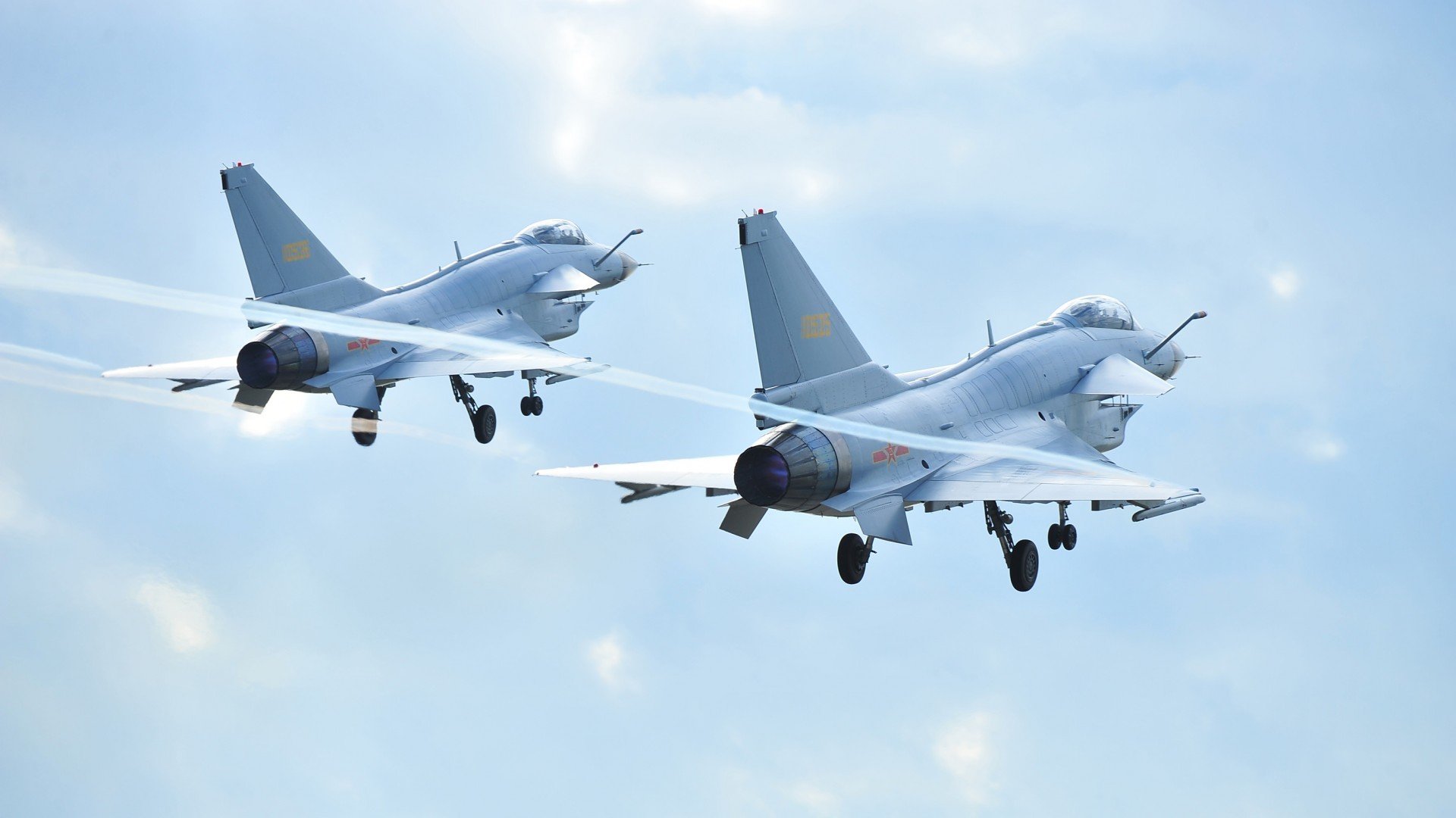 西甲裁判吹罚尺度变化对比赛节奏的微观影响分析,裁判吹技术犯规